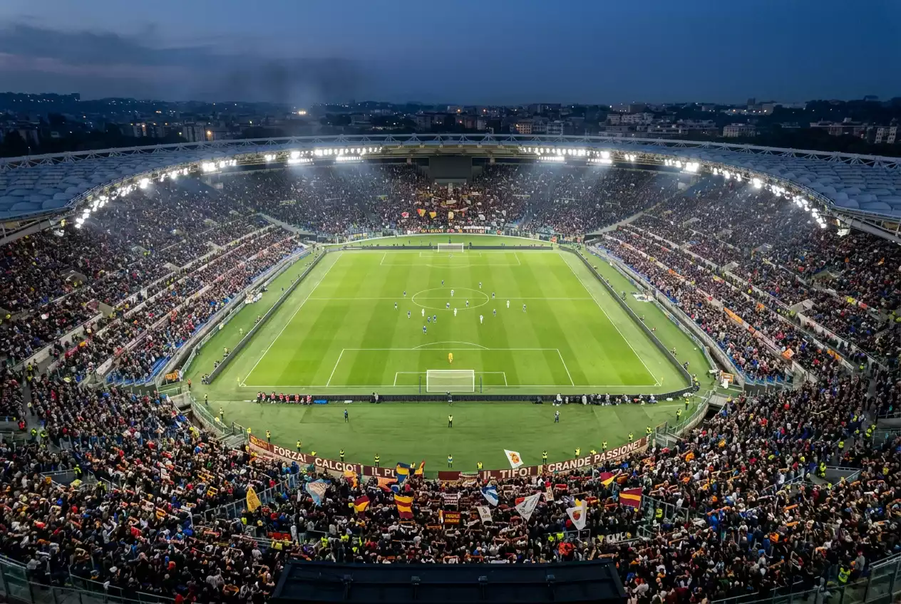Panoramica di uno stadio di calcio italiano pieno di tifosi durante una partita di Serie A serale