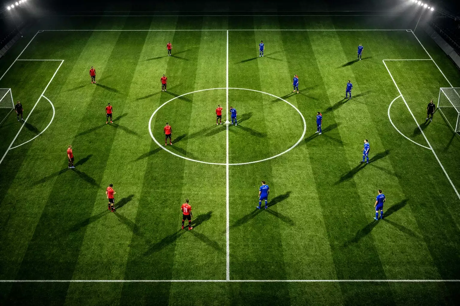 Lavagna con schemi tattici di calcio e appunti